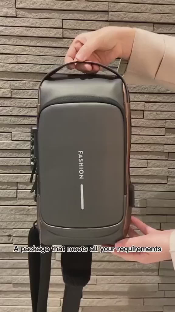 Shoulder bag with USB charging